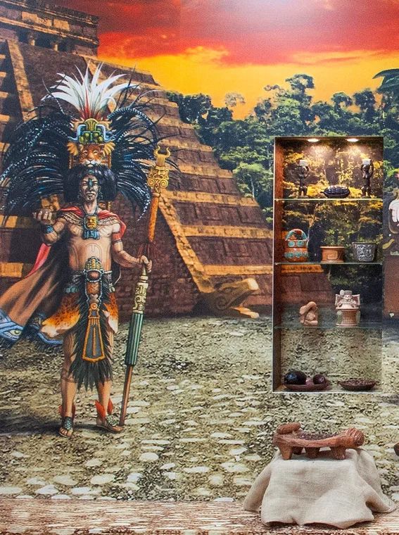 майя жрец с чашей чоколатля.jpg