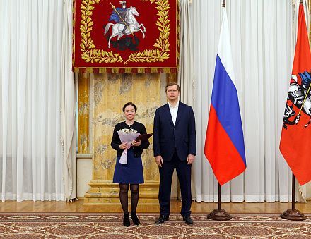 В Мэрии Москвы наградили трудовую династию Пучковых – три поколения семьи трудятся на кондитерской фабрике «РОТ ФРОНТ»