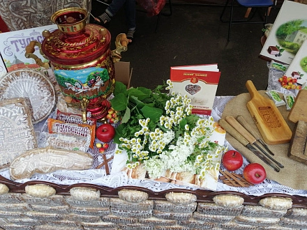 Тульский пряник «Лакомка» с грейпфрутом и имбирем пришелся по вкусу участникам «Семейного пикника»
