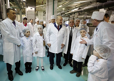 Глава Правительства России Михаил Мишустин вновь посетил фабрику «Красный Октябрь»